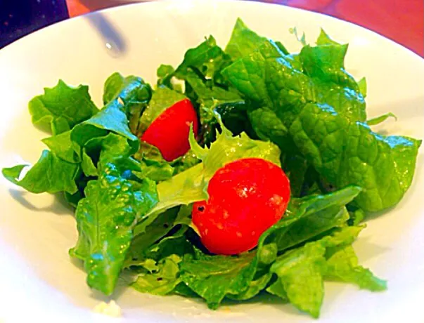 Snapdishの料理写真:レタスサラダ - Fresh lettuce salad😋✨|Liezlさん