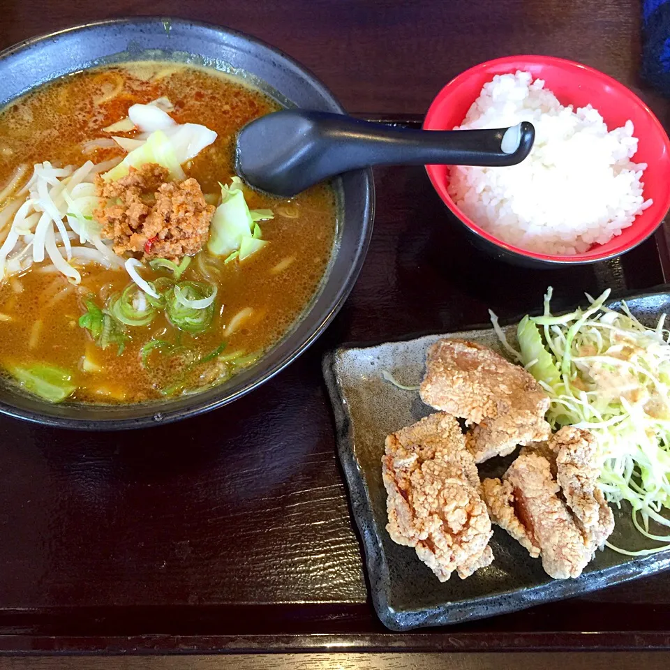 うまこくカレーラーメンの唐揚げセット(◍•ڡ•◍)❤|いつみさん