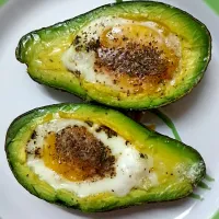 Baked Avocado with Egg|xiaofishballさん