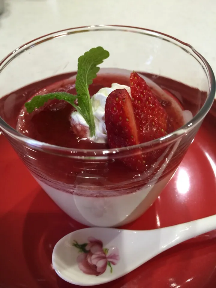 Jessy♡さんの料理 🍓いちごづくしのストロベリーヨーグルトムースのタルト🍰|Kiyomiさん