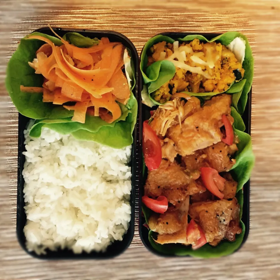 vege弁当♡1.鶏肉の照り焼き2.カボチャサラダ3.人参サラダ|菅野広恵さん