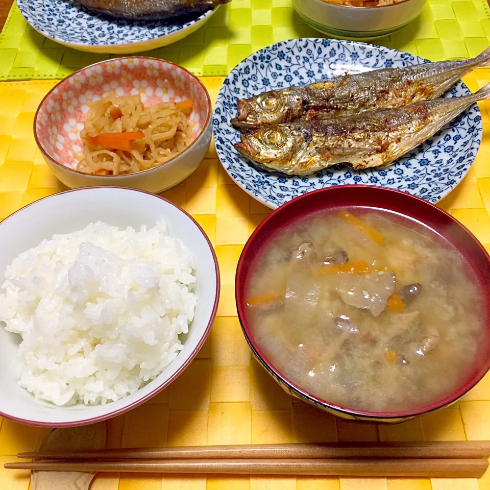 切り干し大根の煮物、関あじの丸干し、きのこ汁|舐め子さん