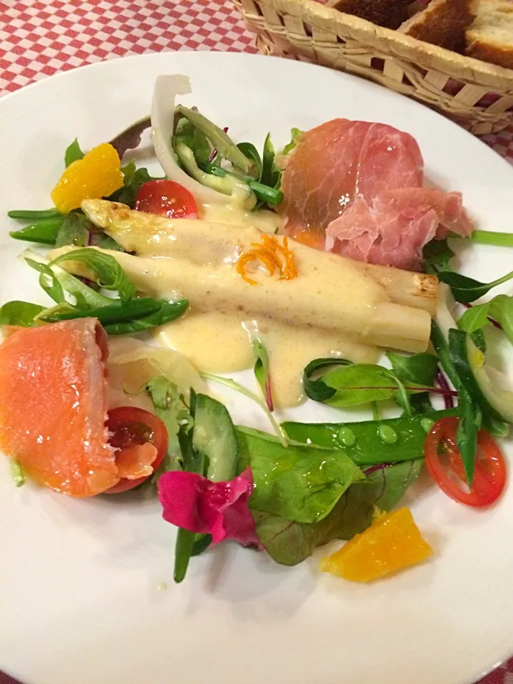 French .. White sparagus smoke salmon and Nama ham|Nigelさん