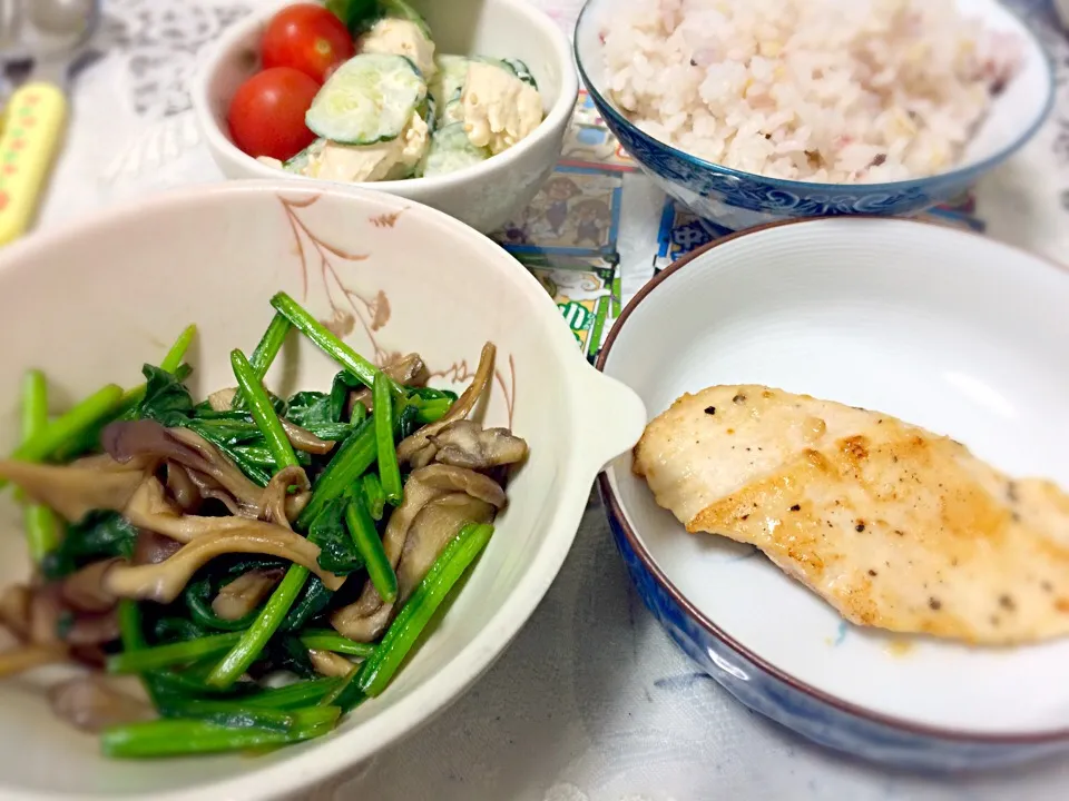 舞茸とほうれん草炒めの晩ご飯|やすさん