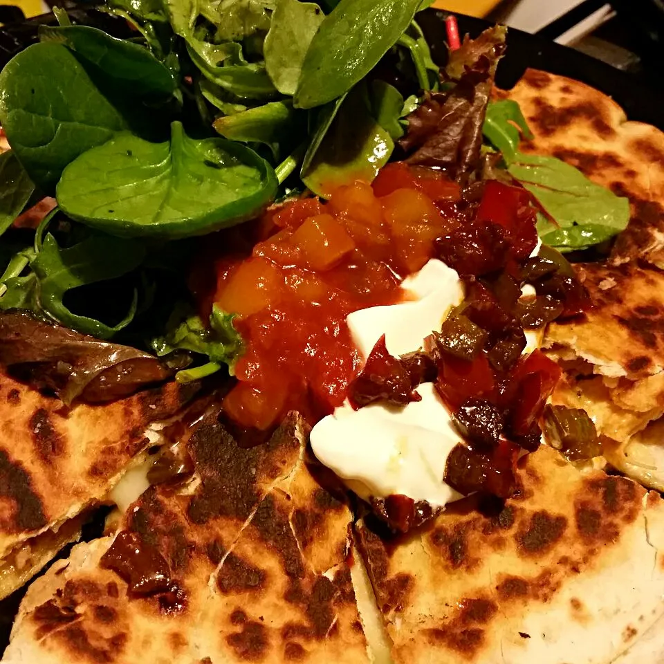 Roasted Vegetable Quesadilas topped with a Roasted Peach Salsa, Baby Spinach and Kale, and Sour Cream|Crystal Carltonさん