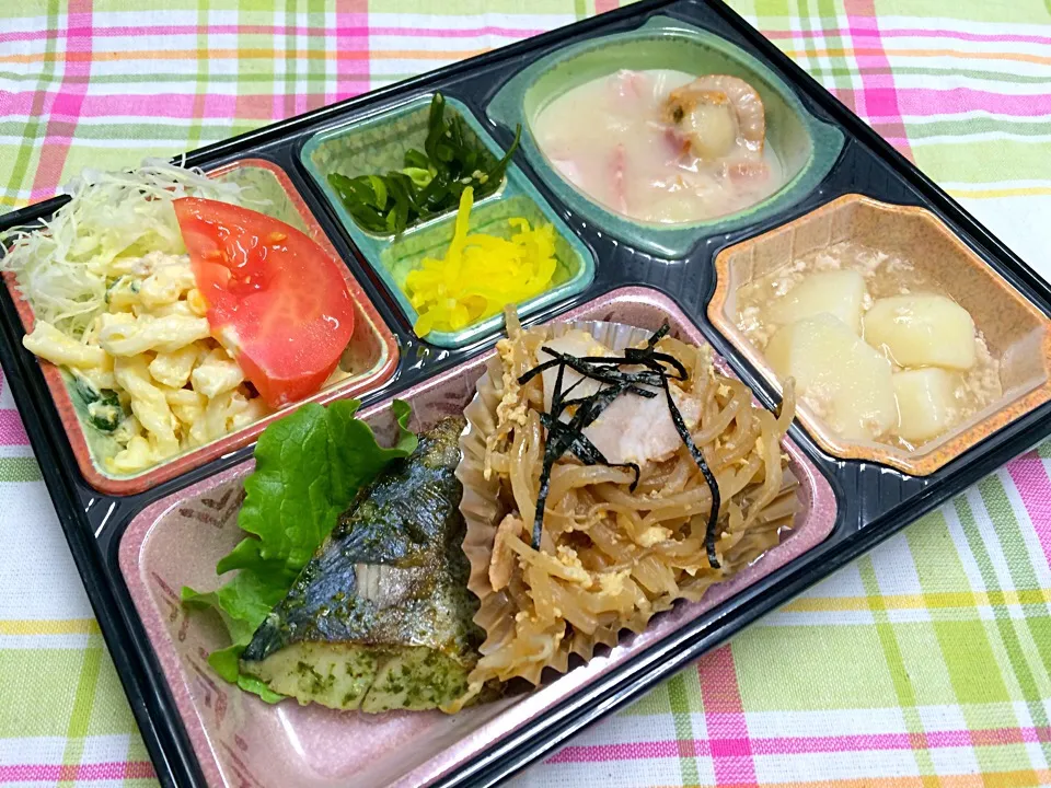 骨なし鰆のバジルソース 日替わり弁当 豊川市宅配|Naokazu Kuritaさん