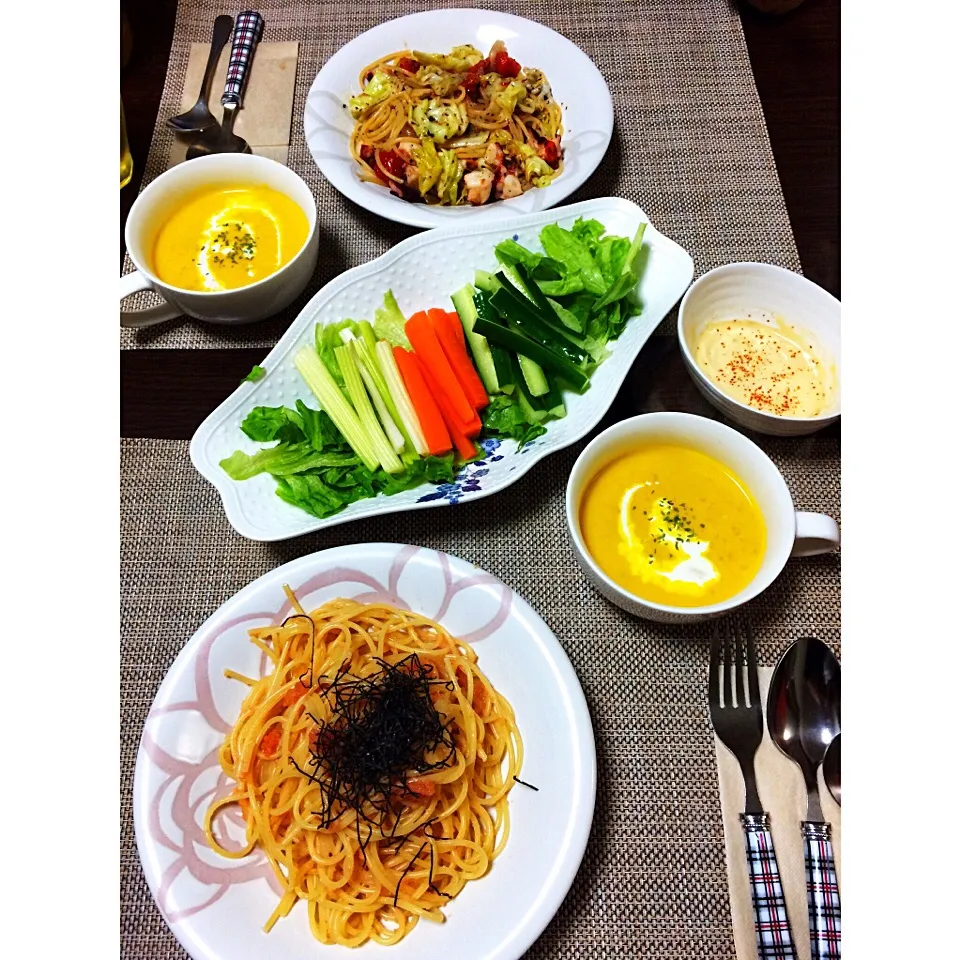 2015.4.8♡夜ご飯🍚
＊明太子パスタ
＊たことトマトのオイルパスタ
＊かぼちゃのポタージュ
＊野菜スティック|kina8さん