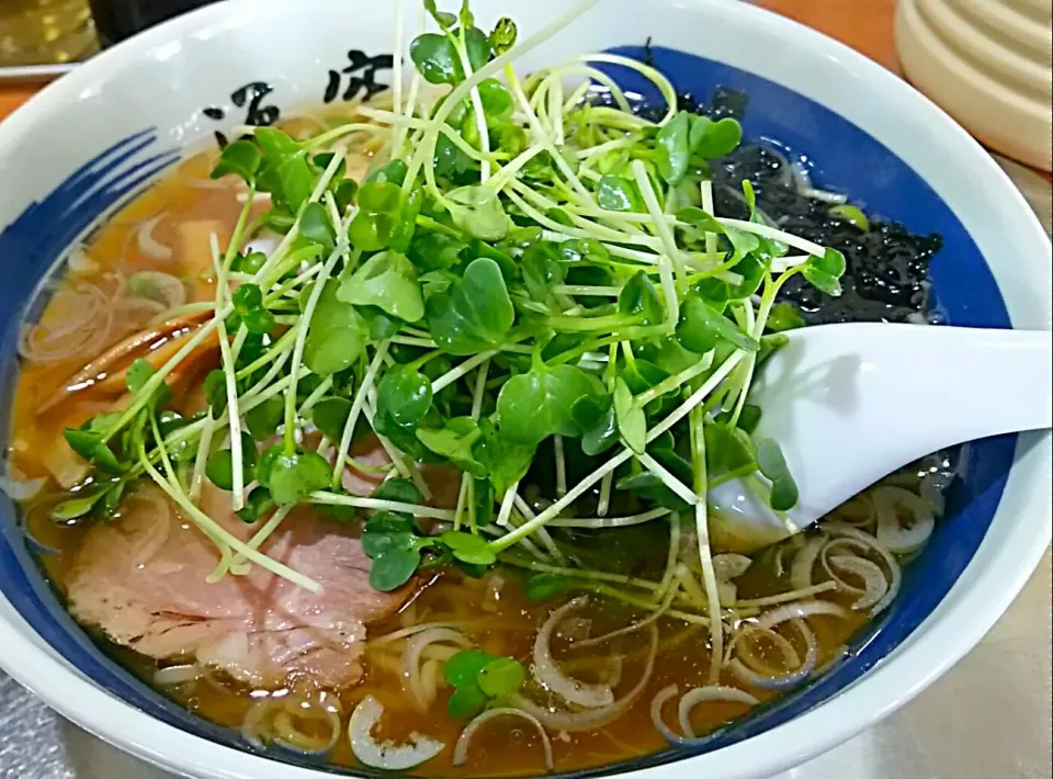 岩のり醤油ラーメン かいわれトッピング|哲さん