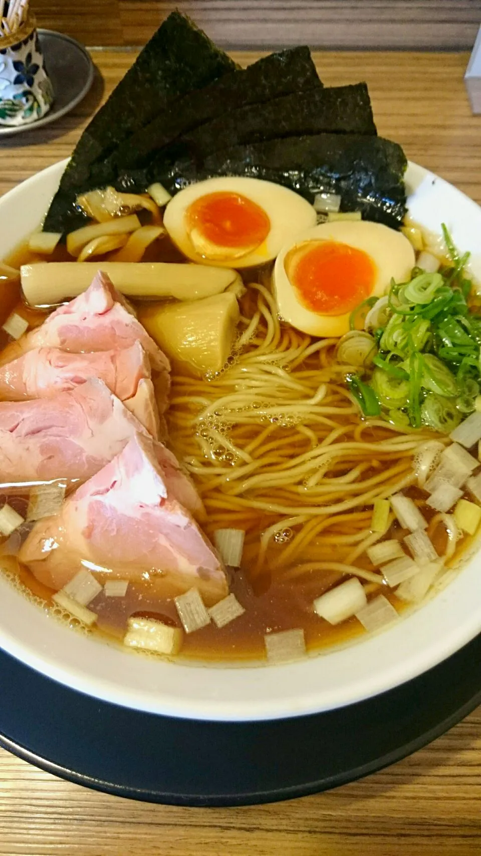 Snapdishの料理写真:ノスタルジックラーメン 溜り
(全部のせ)|morozoffさん