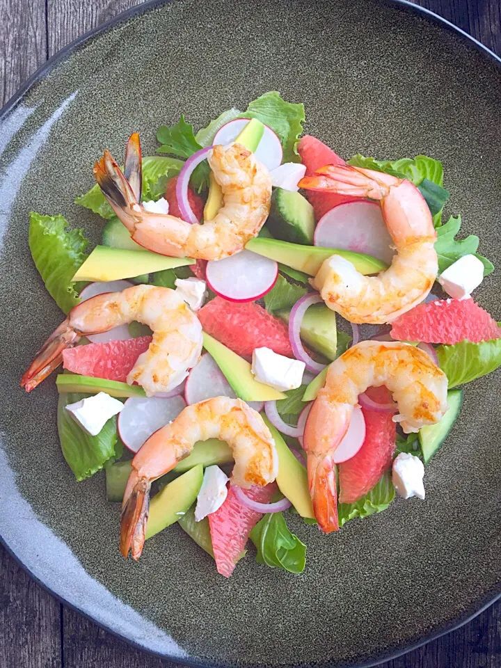 Grilled Prawn with Grapefruit Avocado Radish Cucumber + Feta|Chrisy Hillさん