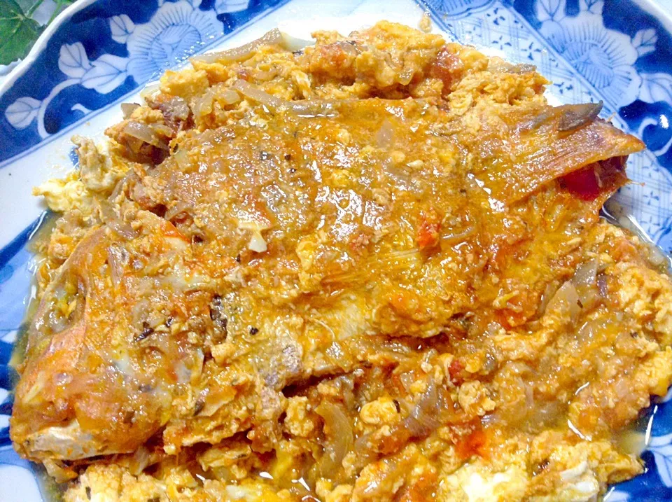 Snapdishの料理写真:Fried fish in a sautéed fresh tomato & topped with beaten egg "Sarciadong Isda"|foodloverさん