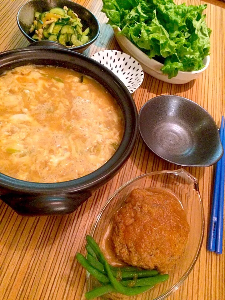 ＊晩ごはん＊ 鍋スープでおじや グリーンサラダ きゅうりとくらげの中華和え 頂きもののおからハンバーグ|pinoyamaさん