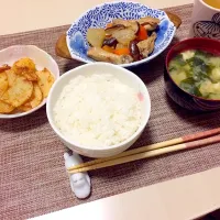 長芋のおかか和え・手羽中と大根の煮物・豆腐とわかめの味噌汁…緑がない（；＿；）|ふらいぱんさん