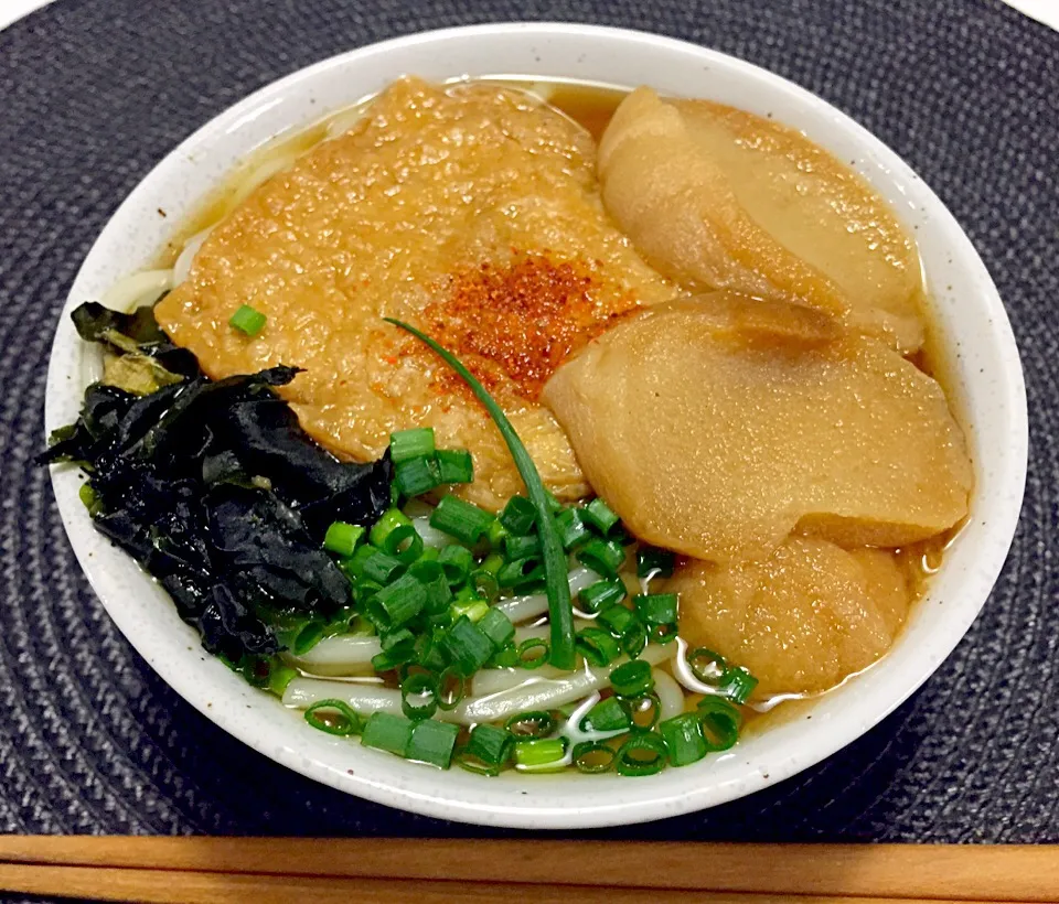 今日はめっちゃ寒いっ❗️ので？きつねうどん〜♪|みほままこさん