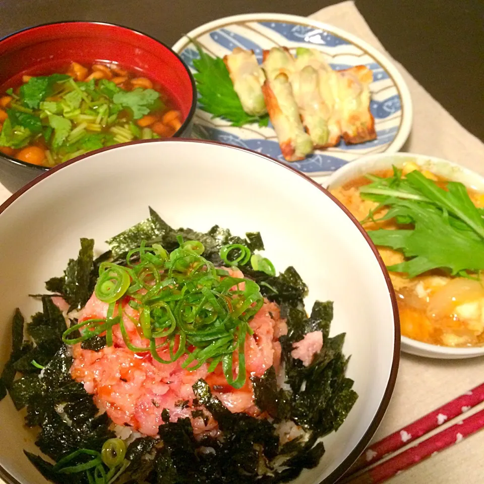 ねぎとろ丼/豆腐の卵とじ/ちくわと枝豆のチーズ焼き/なめこ赤だし汁|ゆきてぃさん