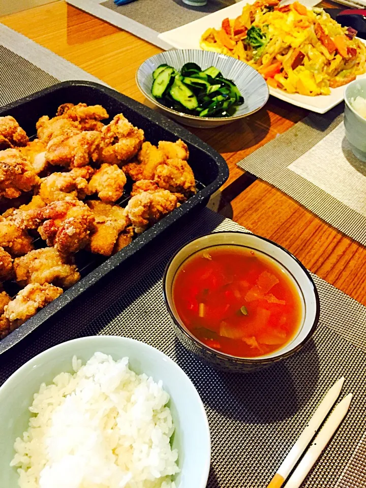 今日の夕ご飯☆唐揚げ☆焼うどん☆胡瓜の浅漬け☆ダイエットトマトスープ☆|Airi Ooshiroさん