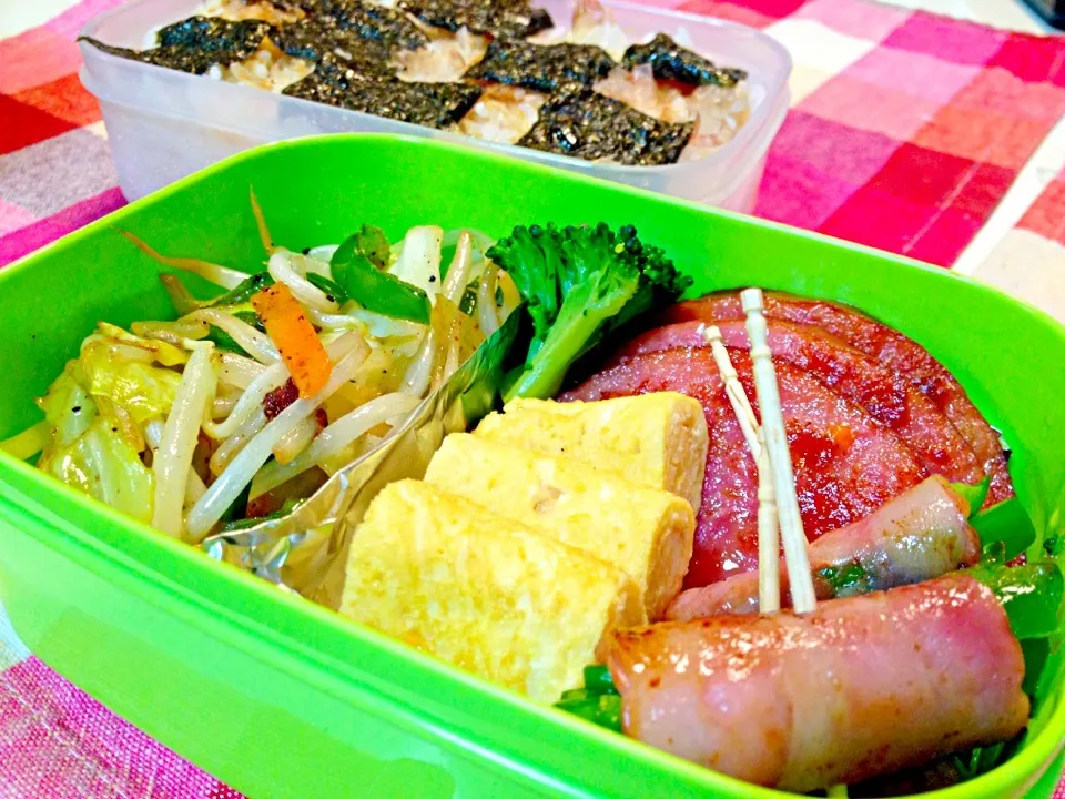 お弁当♪野菜炒め、たまごやき、ハムステーキ、ベーコンピーマン巻き|ひかるんさん
