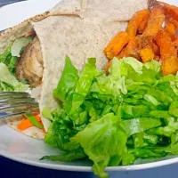 Roasted Chicken Kebab with sweet potato fries and lettuce #chicken #Quick and easy|Karinne Siahさん