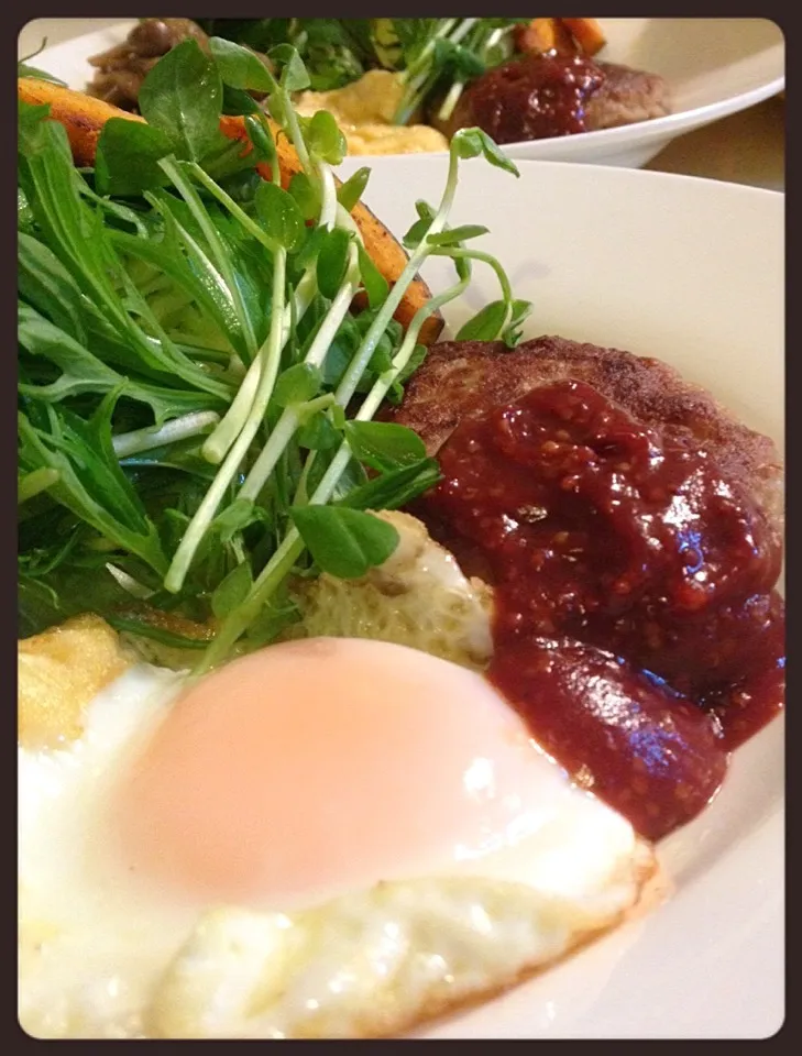 ハンバーグ！ Hamburger steak with fried egg|toyamadaさん