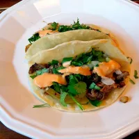 Steak tacos with cilantro-onion slaw and chipotle honey sauce|Katie Wiedenmanさん