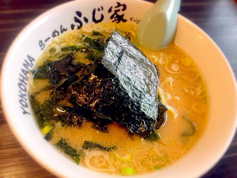 ふじ家・とんこつラーメン🍜|ゆうじ.さん