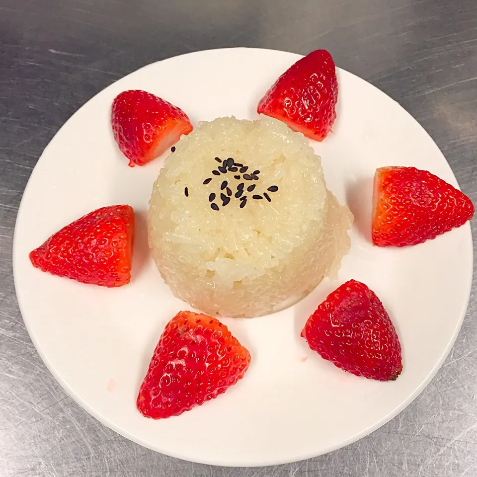 💋😋strawberry sticky rice. :))|chaboonさん