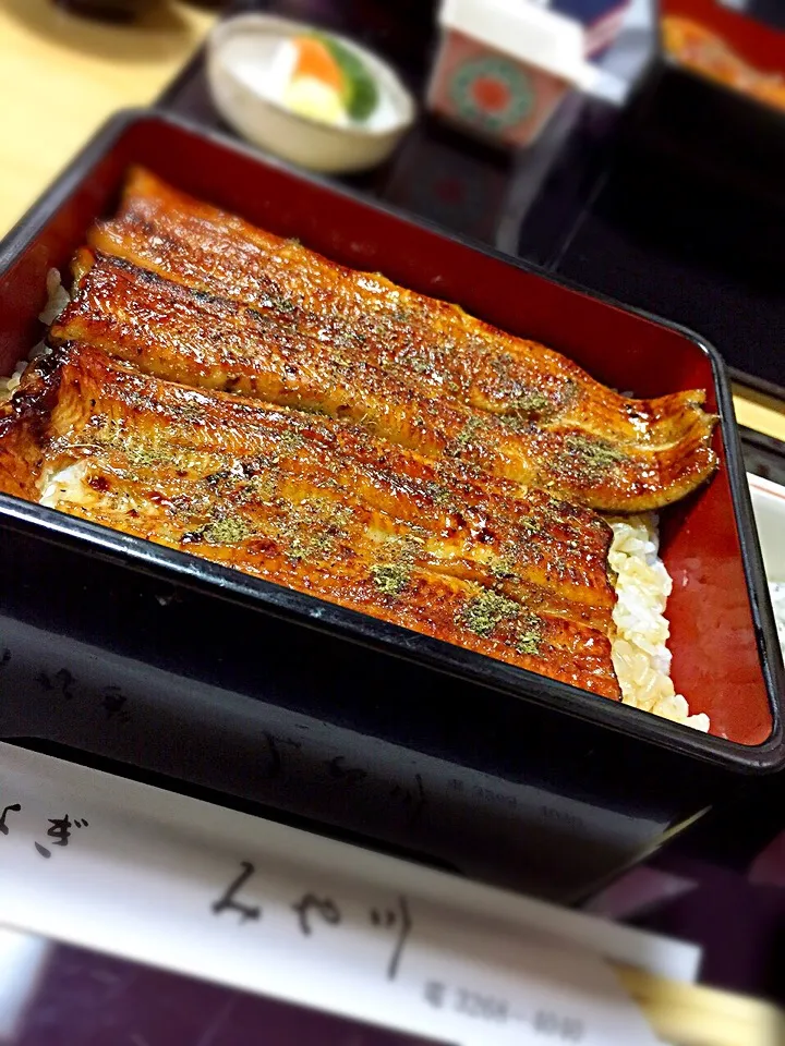 ＠みや川(神楽坂)☆ 特上うなぎ重♪ 大井川のブランド鰻らしいよ〜😋|TETSU♪😋さん