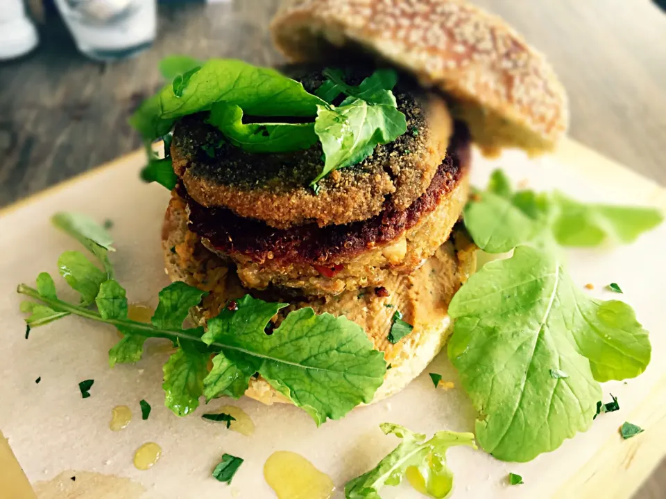 Hummus Vegetarian Quinoa and Camembert Burger|Sergio Lacuevaさん