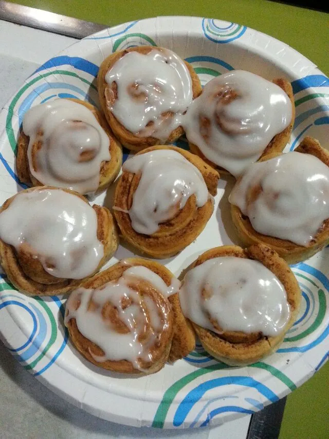 Cinnamon rolls for the kids.|Polly Gelfusoさん