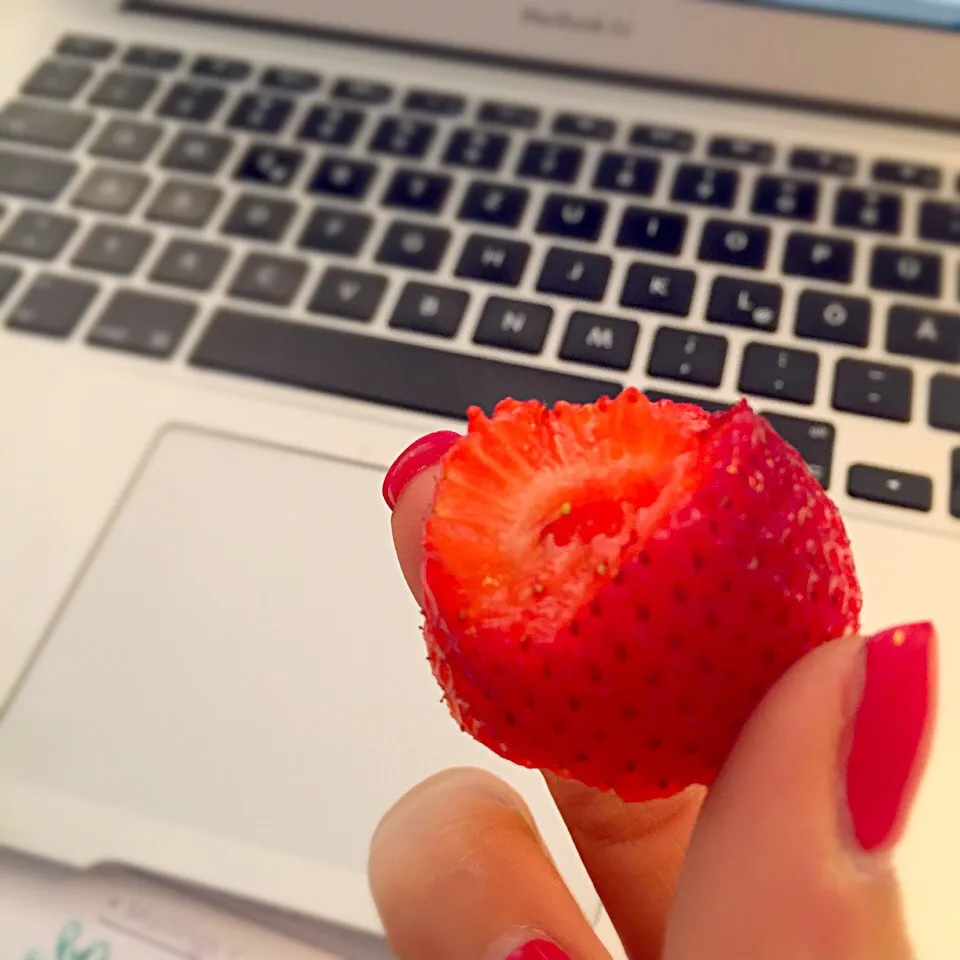 Office snack 🍓|RebeccaH💟さん