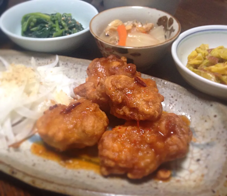 晩ごはん 鶏の唐揚げピリ辛ソース|ぽんたさん