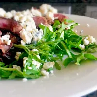 blue cheese steak and arugula salad|Tiffany Whiteさん