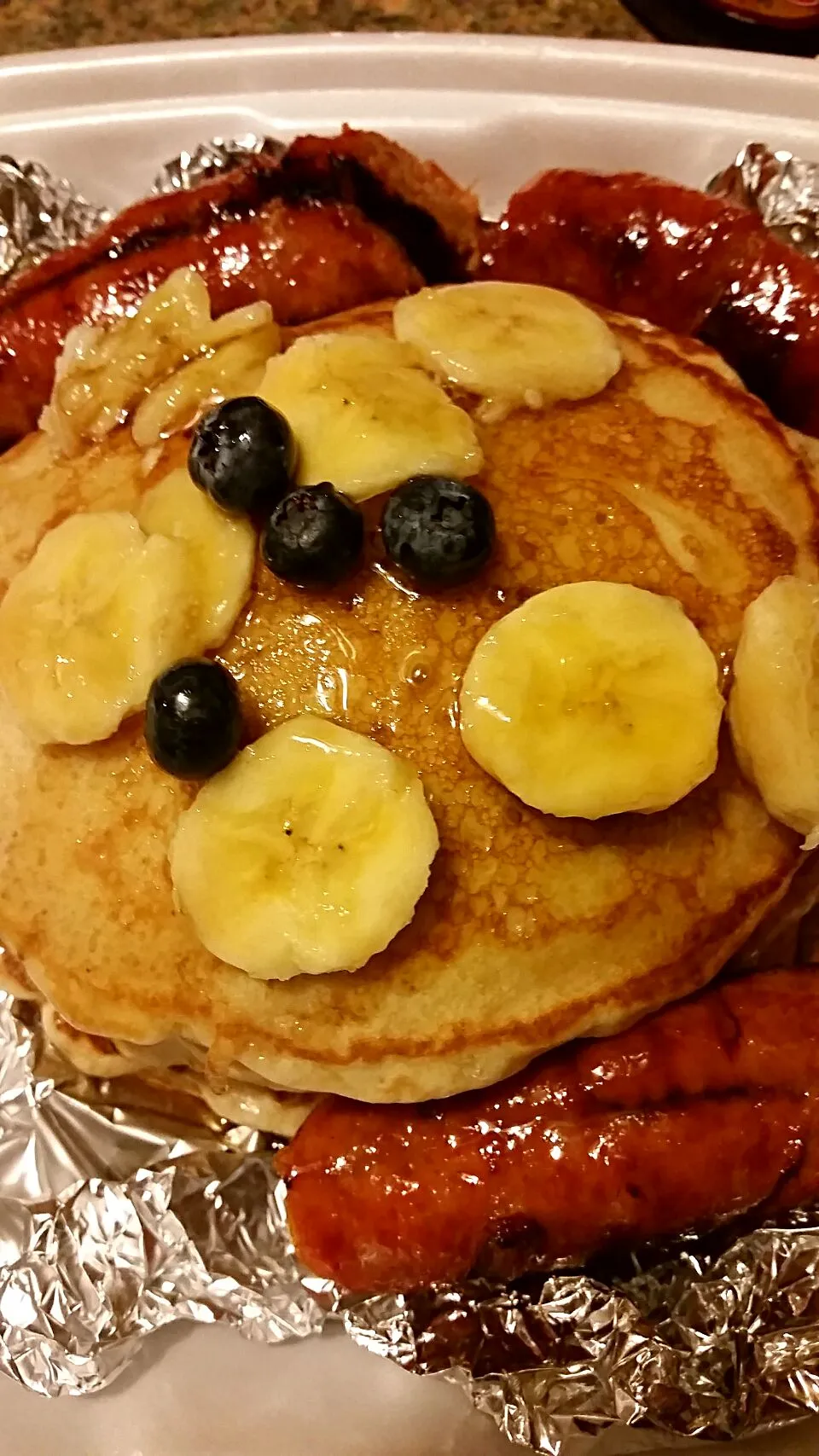 Blueberry Banana Pancakes Grilled Kielbasa|Crystal Carltonさん