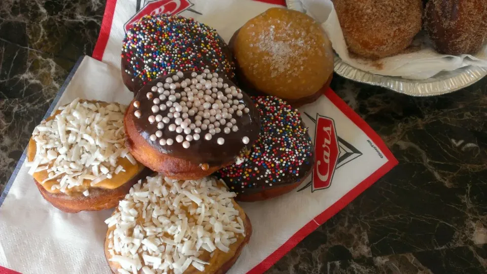 Snapdishの料理写真:Homemade  apricot filled doughnuts|paulaさん