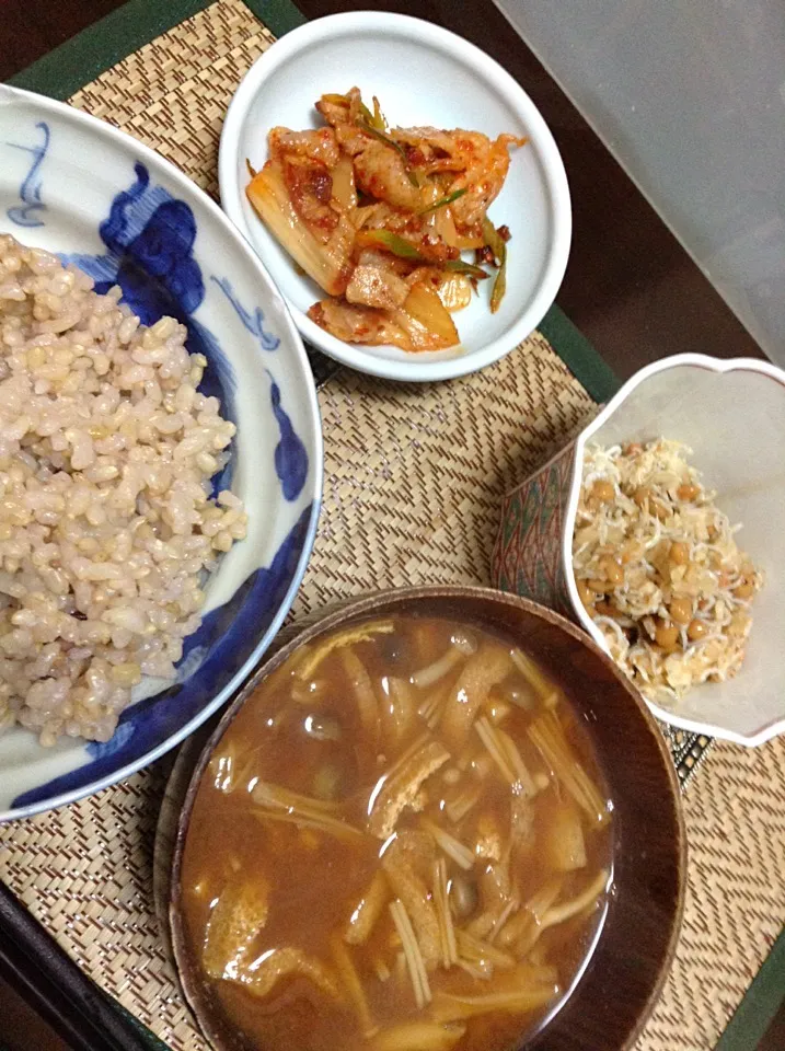 キムチ炒め＆納豆しらす＆シメジの味噌汁|まぐろさん