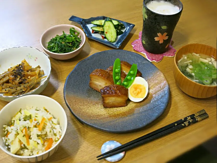 Snapdishの料理写真:豚の角煮御膳 #たけのこご飯|ゆきっぴさん