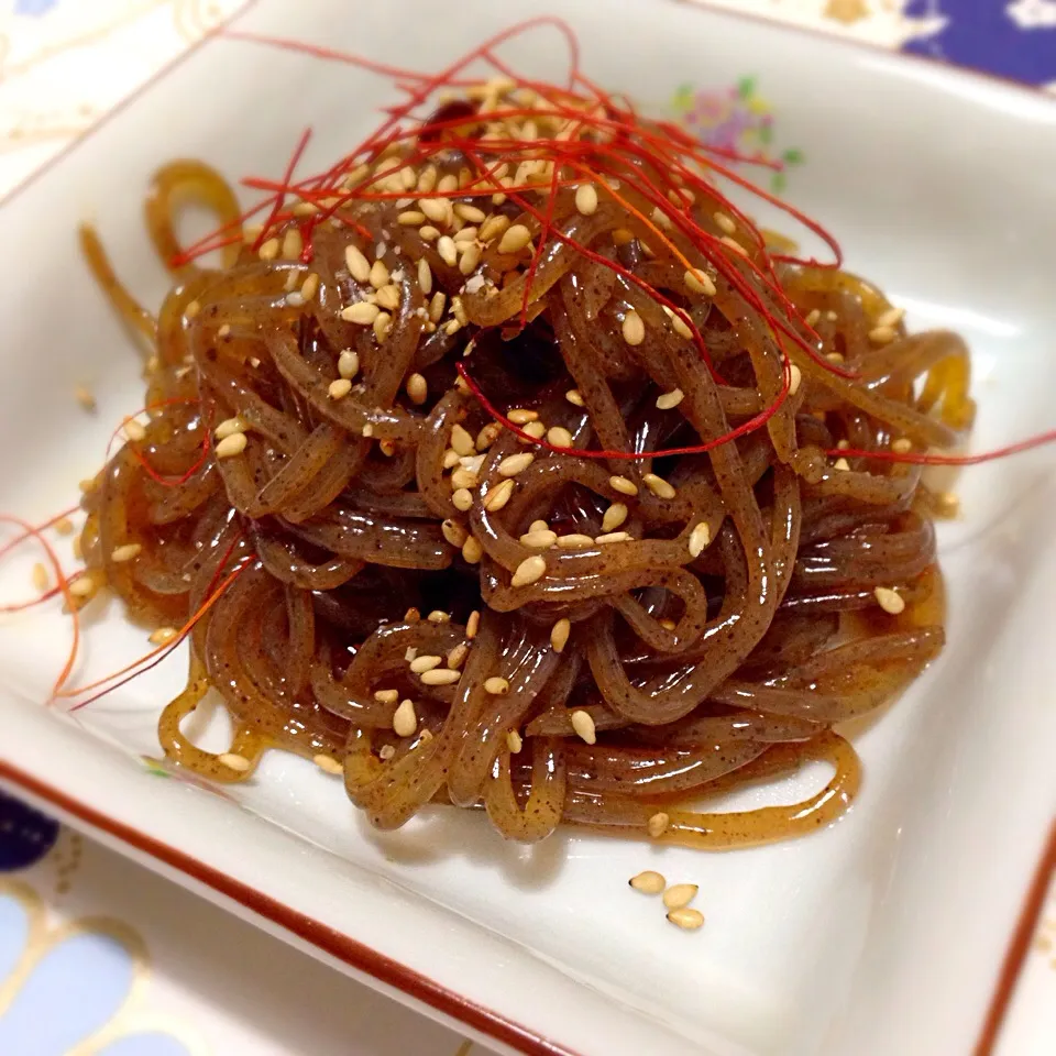 Snapdishの料理写真:ゆりえさんの料理 めんつゆde糸こんにゃくのきんぴら✨|きたろうさん