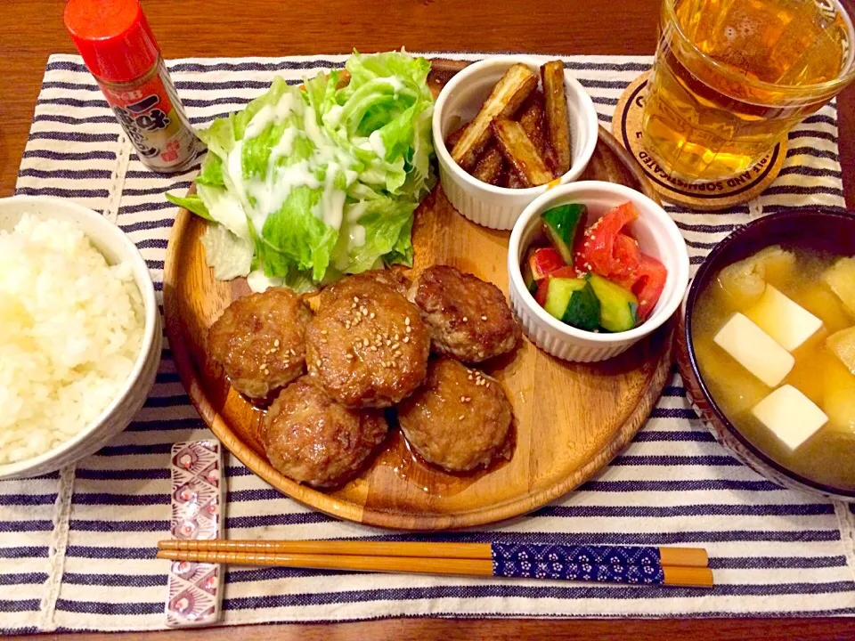 豚ひき肉と豆腐のつくね  ごぼう甘辛揚げ きゅうりとトマトサラダ お味噌汁|haseseさん