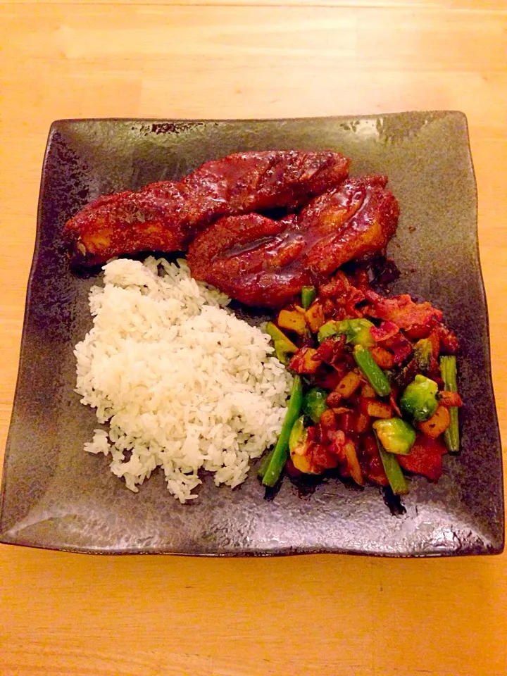 Country Style Ribs with Teriyaki sauce on White Rice. Red Potatoes, Green Beans, Brussel Sprouts, and Bacon.|Rafael Pachecoさん