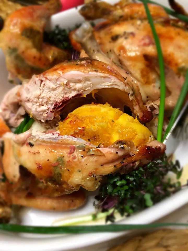 Snapdishの料理写真:Roasted whole chicken stuffed with caramelised oranges;)|aястасияさん