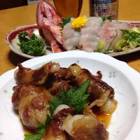 ともちゃんの1300投稿祝いつくフォトに乗っかってみた〜😄ともさんの料理 餅の豚肉巻き♪