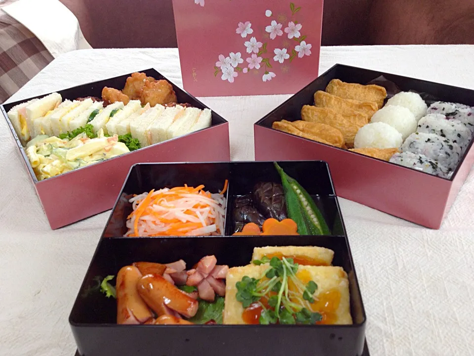 桜の行楽弁当🌸|さくよさん