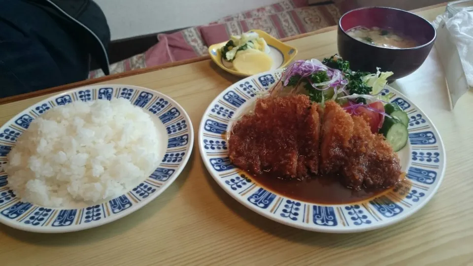 ロースカツ定食( v^-゜)♪|ノゾミさん