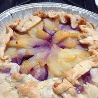 Pear and plum tart|Yadira Cunninghamさん