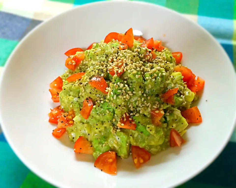 ともさんの料理 アボカドの薬味ぽん酢漬け♪柚子胡椒風味💚|ぷっくりんこ💙さん