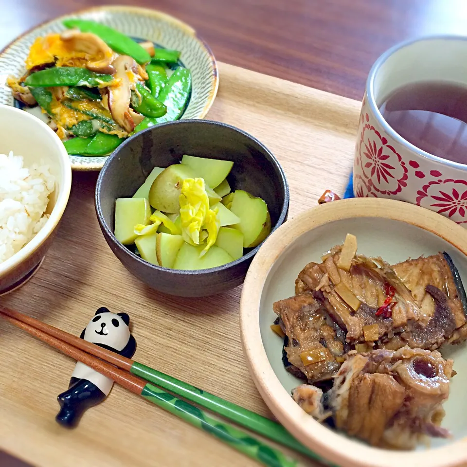 ぶりのあら炊き、えんどう炒め、蒸し野菜|野村彩乃さん