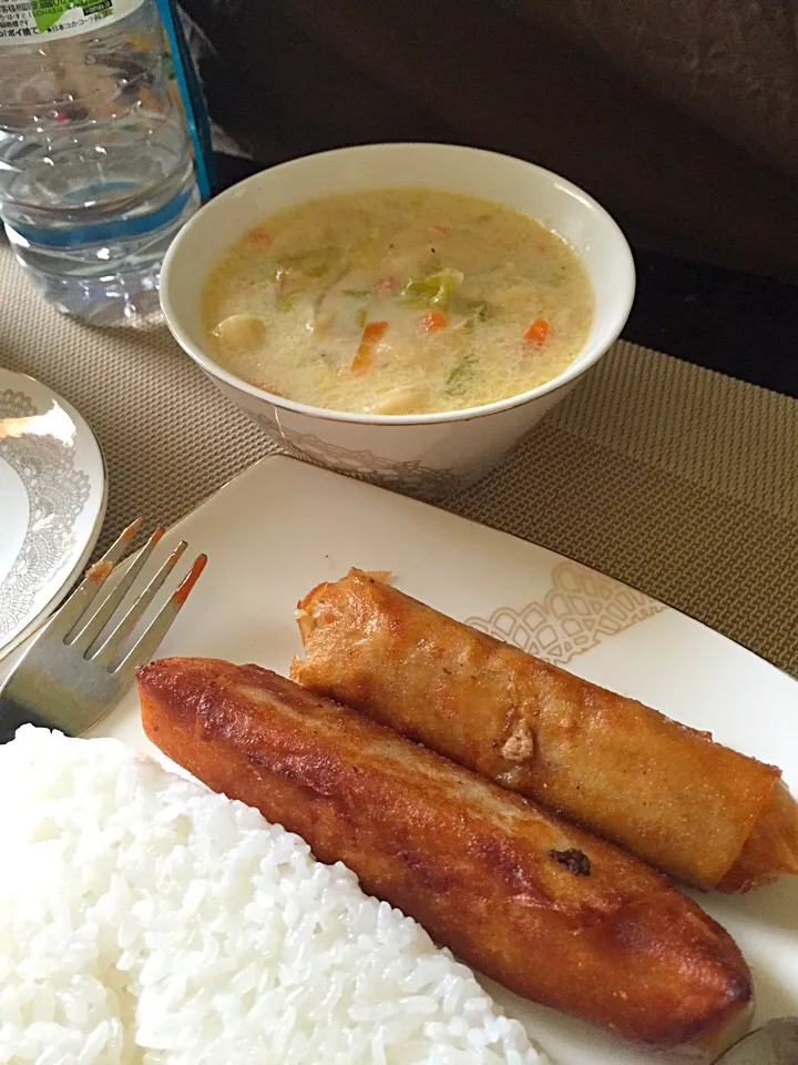 Snapdishの料理写真:Philippine's Lumpiang Shanghai and Sopas|Reiko Araiさん