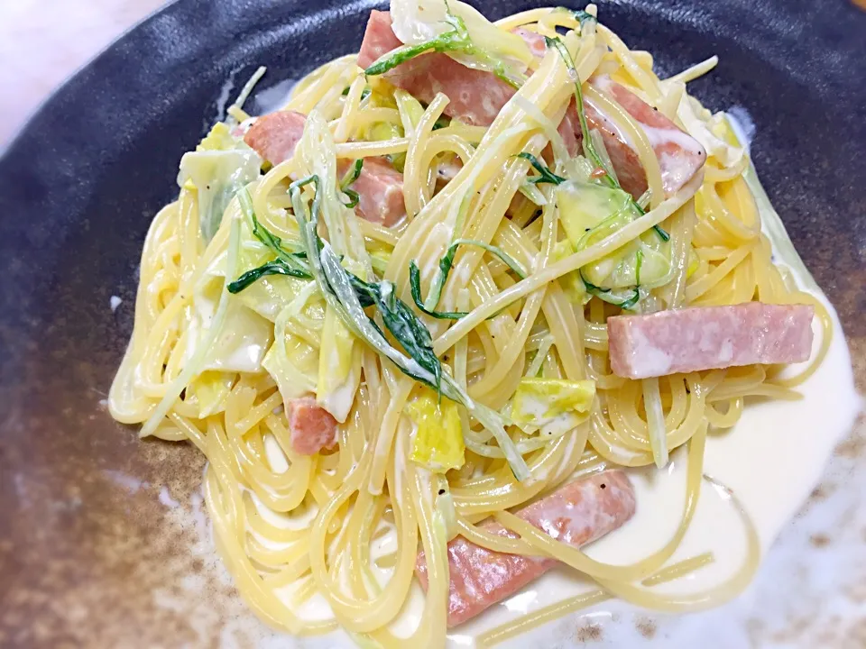 スパムと水菜とキャベツのクリームパスタ|ちもこさん