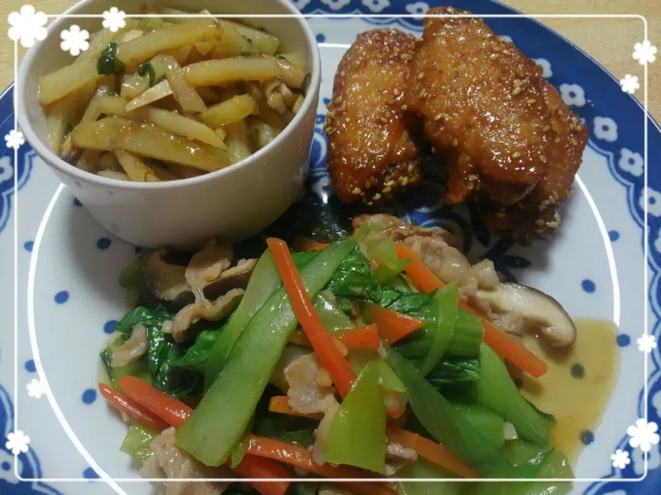 今日の夕ごはん　豚肉とチンゲン菜のオイスター炒め　名古屋風手羽先(ホントは手羽中)　じやがいもと舞茸の炒めもの|marikoさん