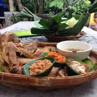 chicken ingkung with uduk rice
 #Indonesian cuisine 
#jogjacuisine|Citra Indahさん